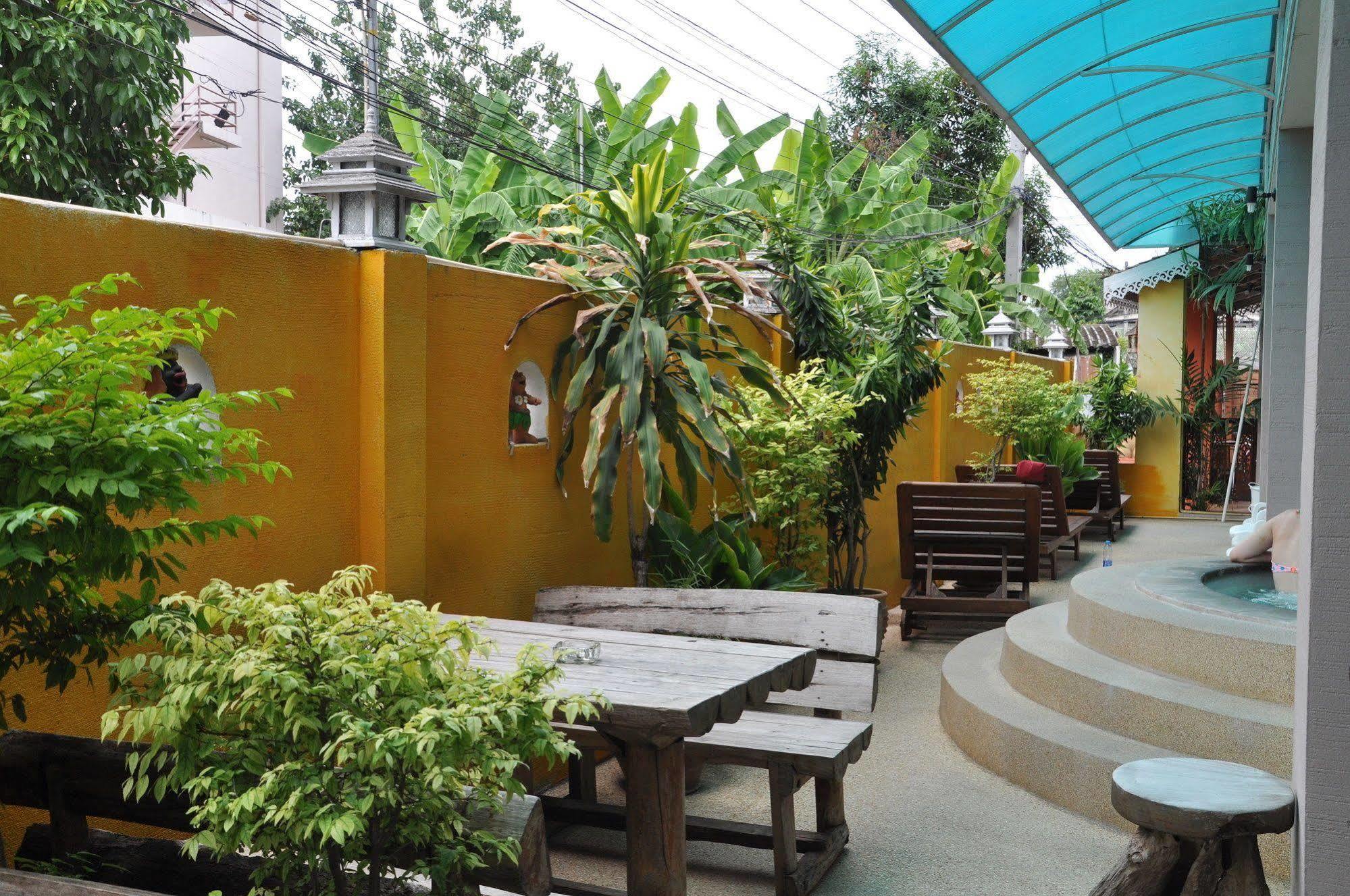 Thaphae Garden Guesthouse Čiang Mai Exteriér fotografie